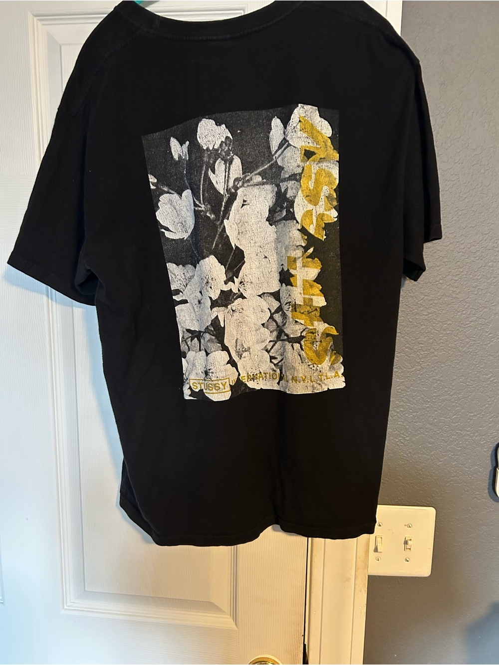 Stussy International Windflower Graphic Tee in Good Condition
